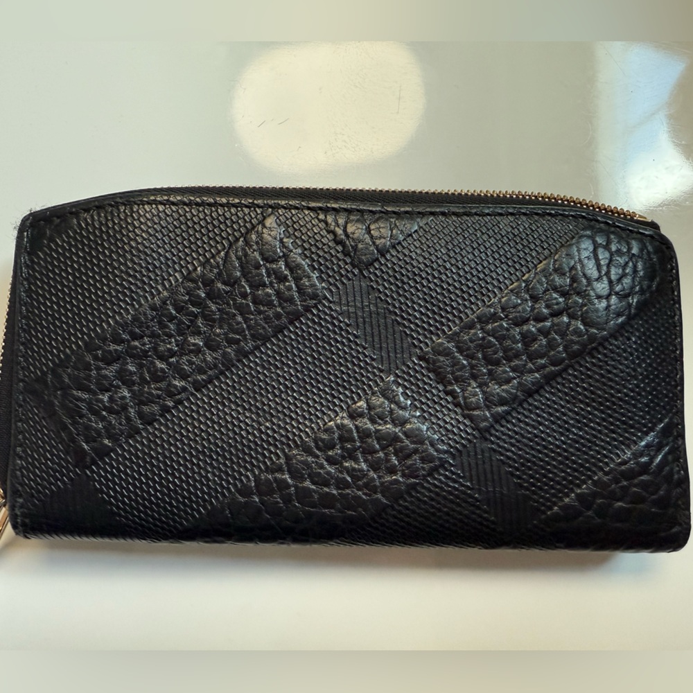 Burberry Black Leather Wallet with Embossed Texture